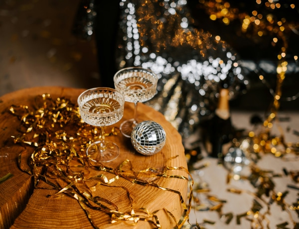 Elegáns szilveszteri partidekoráció ötletek – 6 szuper mód a díszítésre