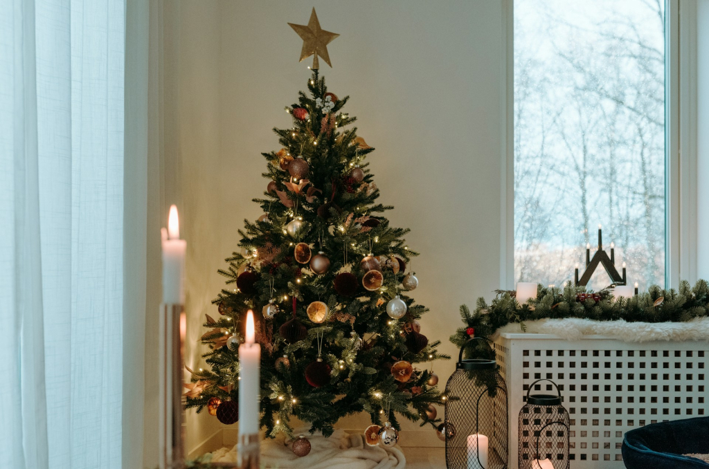 Karácsonyfa díszítés – Az ünnep már az adventi időszakban elkezdődik!