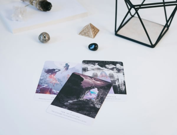 A Főpapnő lapja: ezt üzeni 2025 első Tarot kártyája januárra