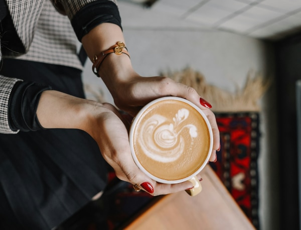 Felhagynál a koffeinfogyasztással? Így csináld helyesen a táplálkozási szakértők ajánlása szerint!
