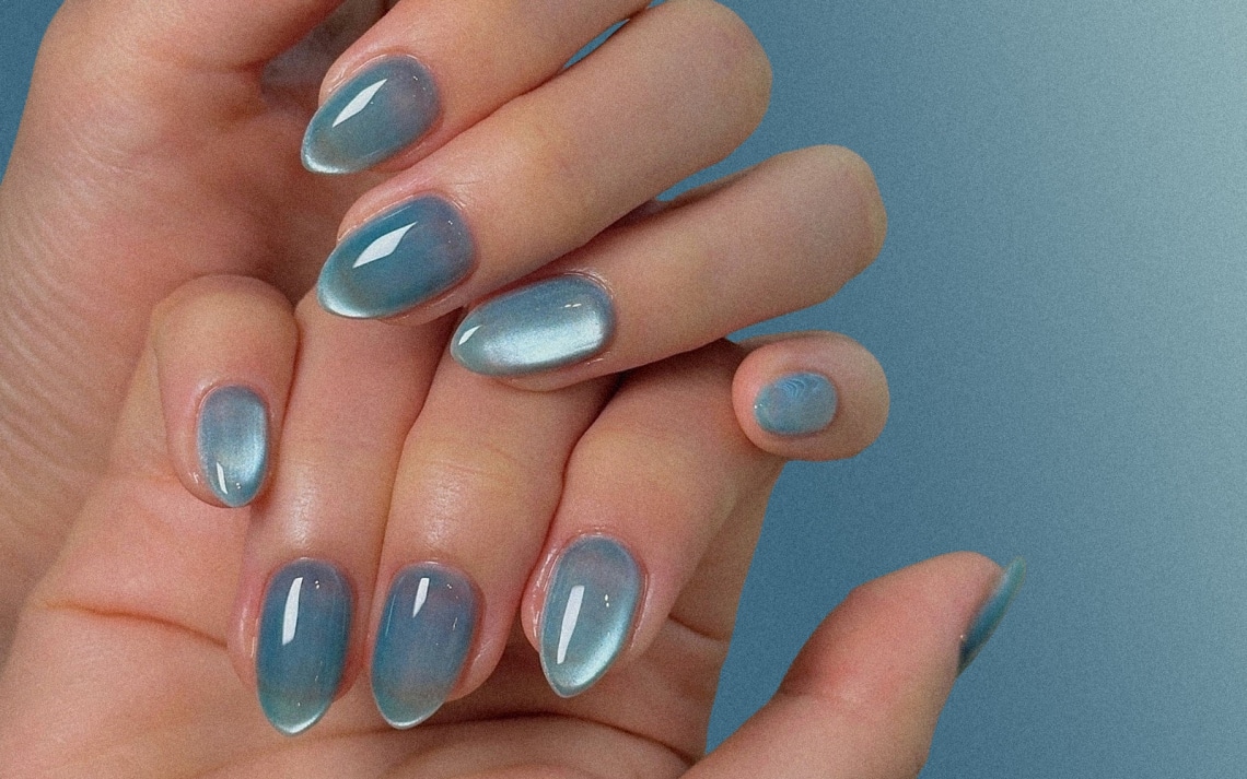 Az üveg hatású körmök a tél legelbűvölőbb manikűrtrendje