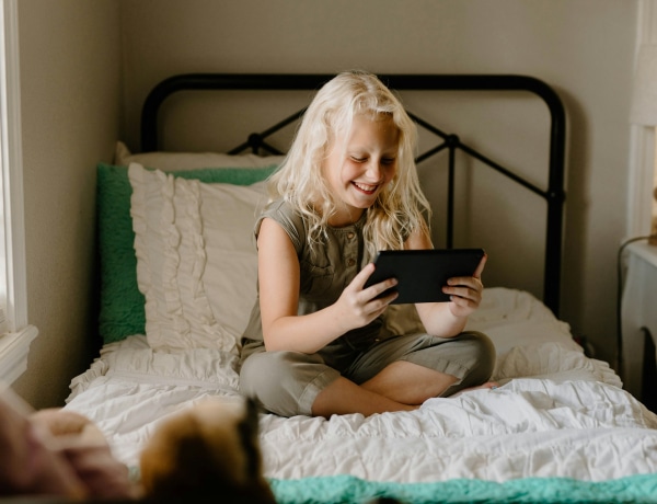 Ennyi képernyőidőt javasolnak a szakértők az alsósoknak