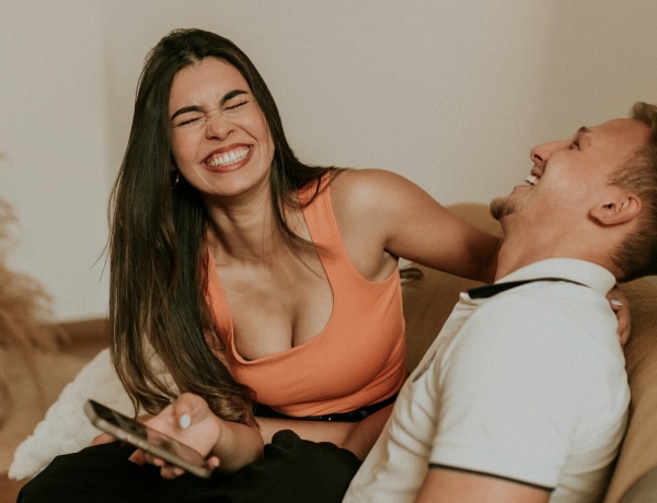 „Rajtakapott, hogy megszagolom a kabátját” – Őrült történetek pasiktól, a kapcsolat elejéről