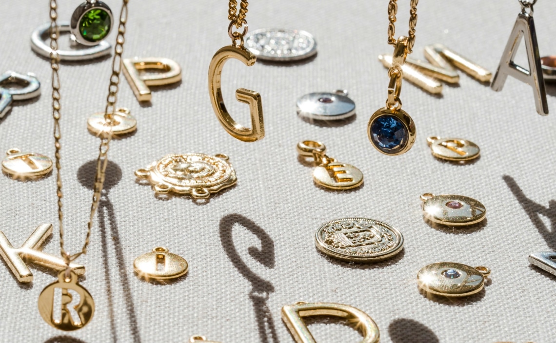 10 monogramos nyaklánc – Sosem mennek ki a divatból!
