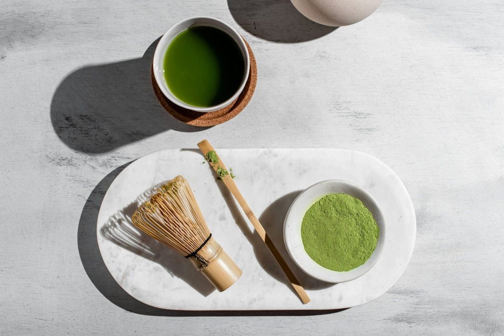 Tényleg egészségesebb a matcha, mint a zöld tea? Íme, amit a szakértők mondanak
