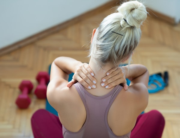 10 egyszerű gyakorlat a helyes testtartásért és a vállfájdalom csökkentéséhez