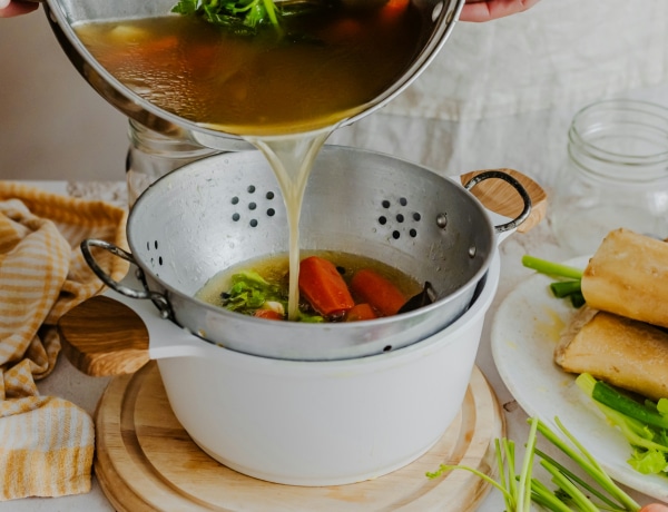 A rendszeres csontleves ivástól ez az 5 nagyszerű dolog történik a testeddel