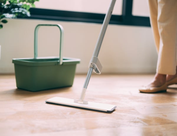 Ezzel SOHA ne mosd fel a laminált padlót. Tisztítási tippek profiktól