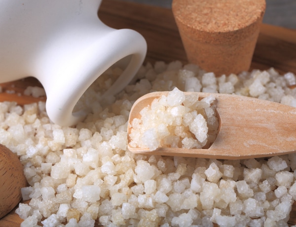 Keserűsót a mosogatószivacsra! Az Epsom-só 8 meglepő felhasználási módja