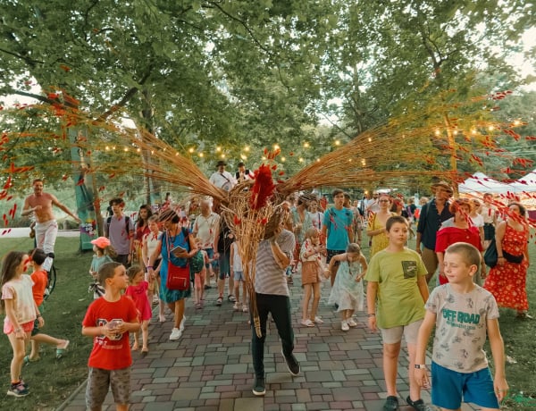 Színes, ingyenes programokkal vár a Bondoró Fesztivál Balatonalmádiban