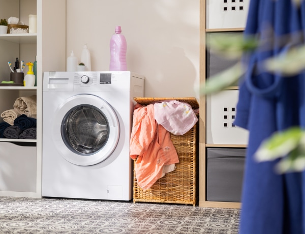 Van egy egyszerű szokás, ami azonnal jó illatúvá teszi a ruhákat és a mosógépet