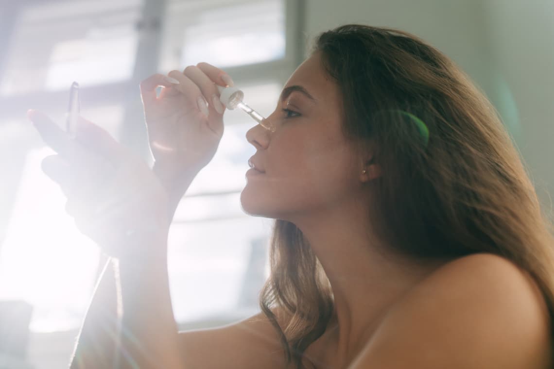 Pigmentfoltok? Ezzel az olajjal természetesen tehetsz ellenük