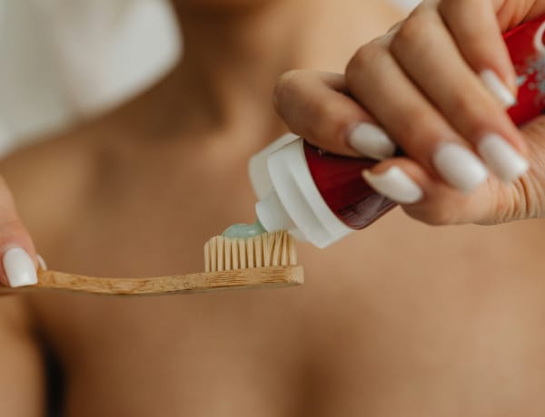 Ne kapj azonnal fogkeféért! 5 étel és ital, ami után nem ajánlott a fogmosás