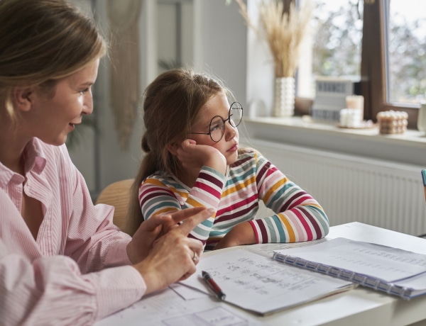 „Az ő lányát mindenki bántja” – Szóljak vagy ne szóljak a másik szülőnek?