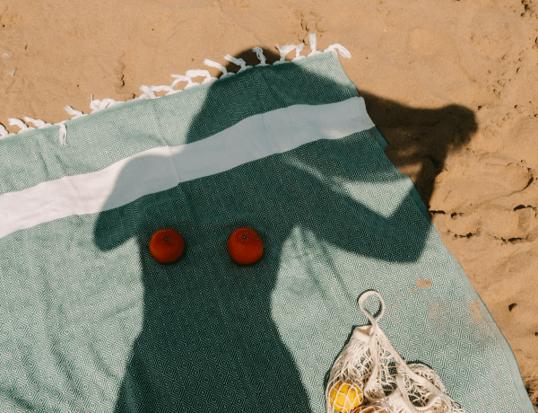 Miért látjuk vonzónak a női mellet? Biológiai kód vagy kulturális hatás?