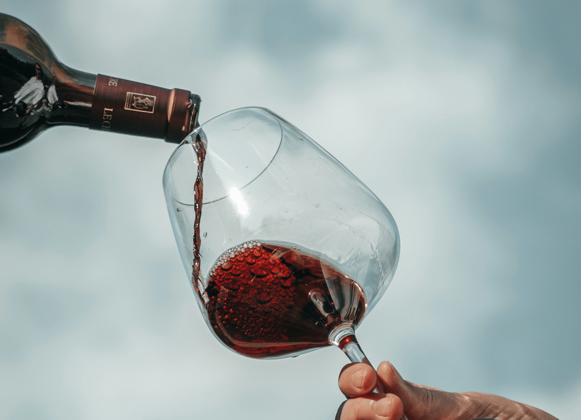 Hidegen is lehet tökéletes – Így lesz a vörösbor nyáron is telitalálat