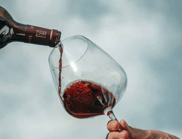 Hidegen is lehet tökéletes – Így lesz a vörösbor nyáron is telitalálat