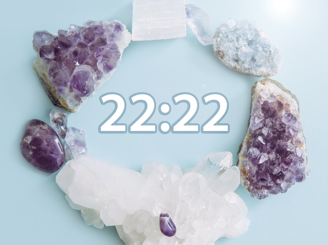 Mit üzen neked az univerzum a 22:22 tükörórával?