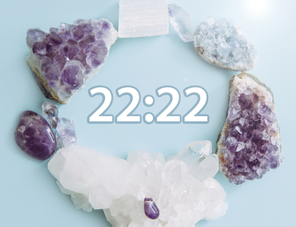 Mit üzen neked az univerzum a 22:22 tükörórával?