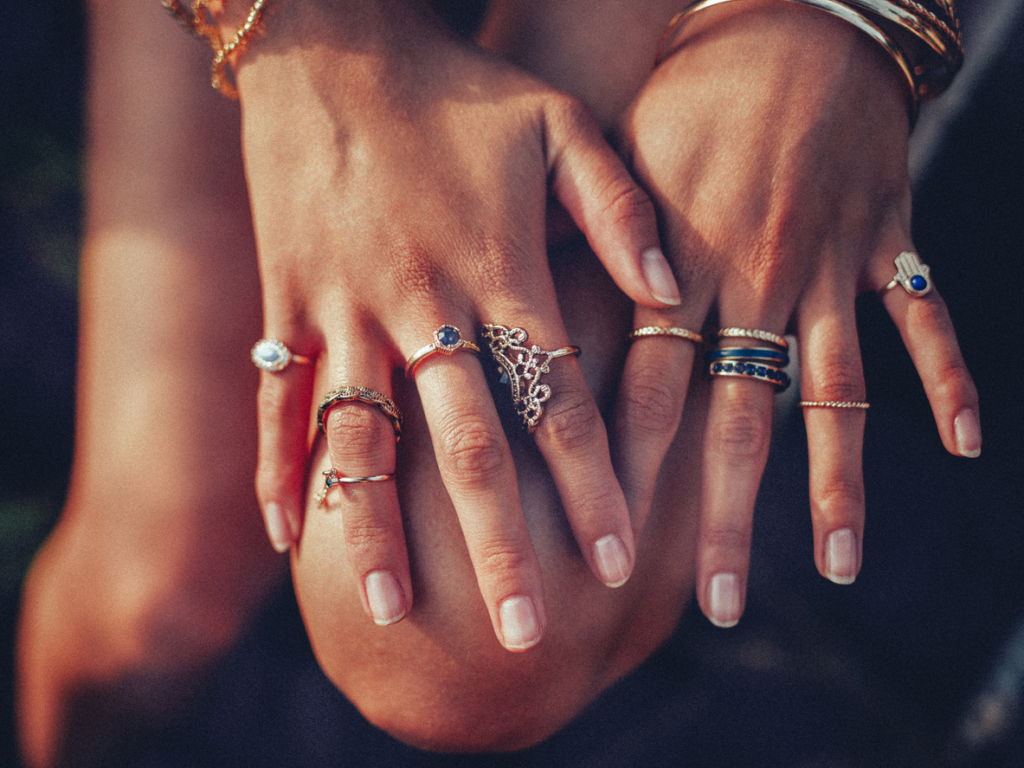 Arany és ezüst ékszerek együtt? 5 stylist tipp