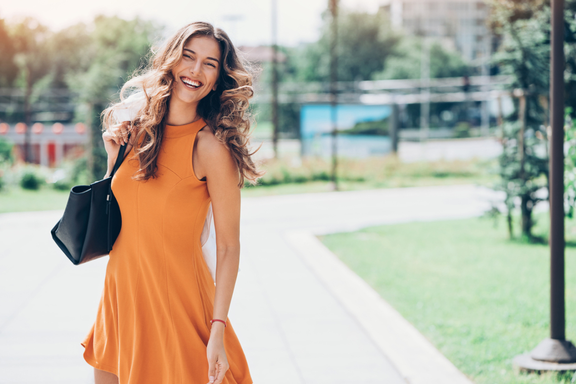 A titkos nyári ruha, amitől karcsúbbnak tűnsz, mint valaha