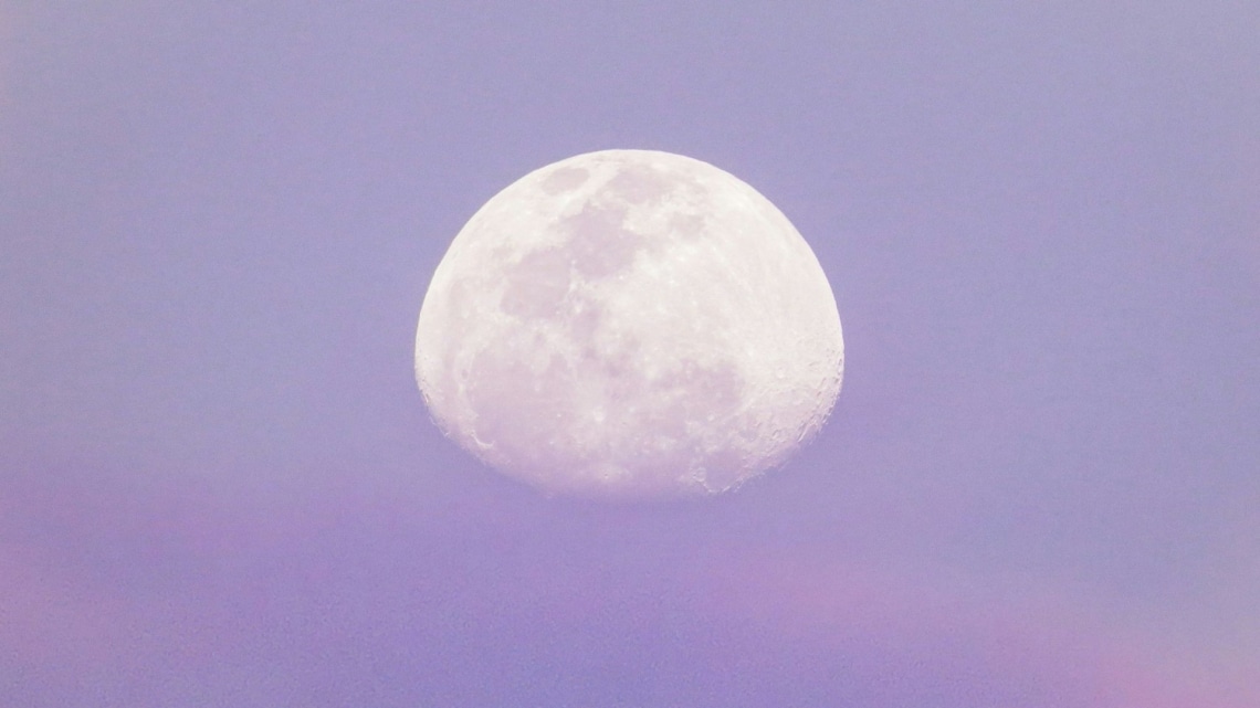 Holdnapló augusztusra: Érdemes elengedni, teremteni és befelé figyelni