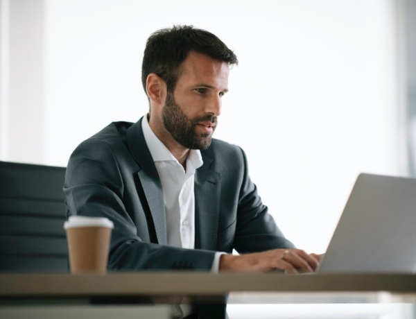 A férfi első szerelme a munkája, nem a felesége