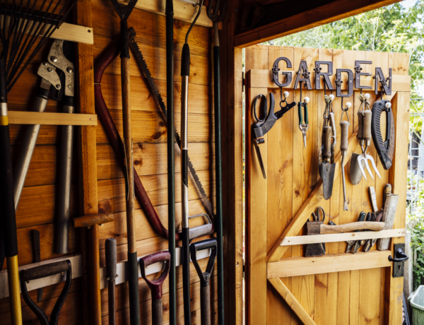 Van 10 dolog, amit SOHA ne tárolj a kerti fészerben