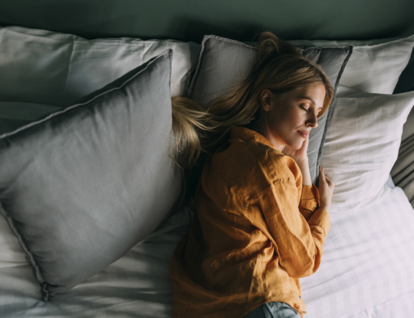 Aszimmetrikussá teheti az arcodat, ha az oldaladon alszol