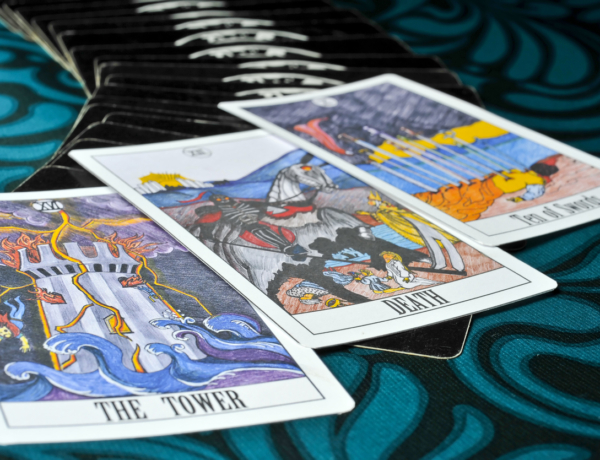 Melyik tarot lap jellemzi most az életedet, csillagjegyed szerint?