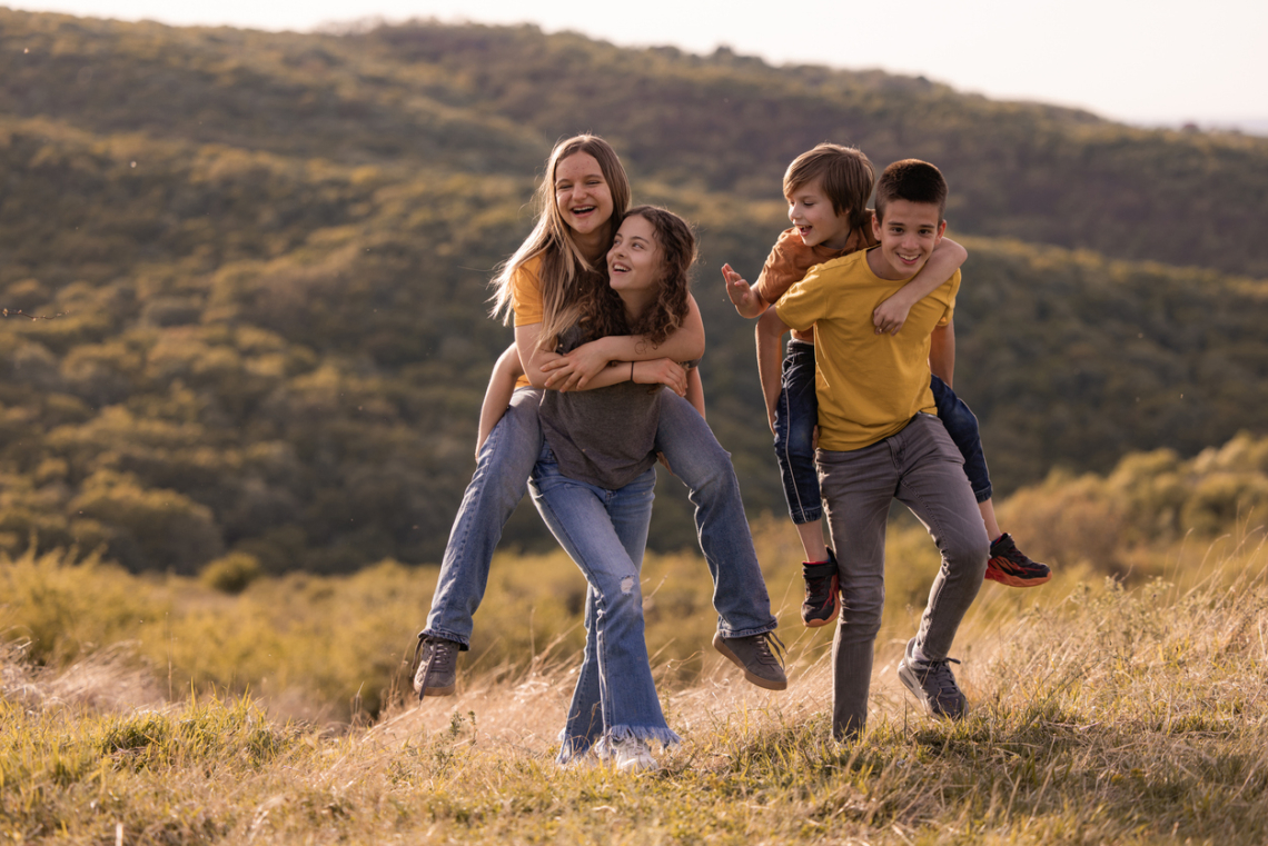 Így befolyásolja a testvéri kapcsolatod a párválasztásodat felnőttként
