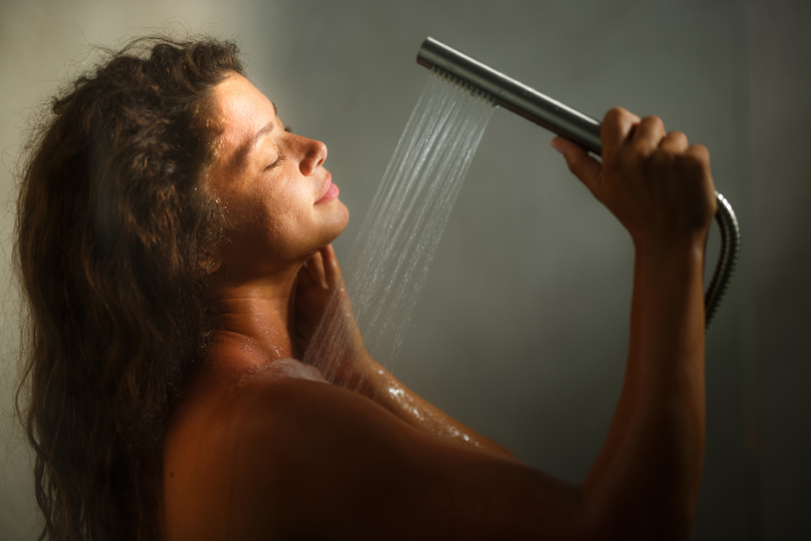 Kipróbáltam a sötétben zuhanyzást és meglepő dolog történt