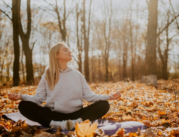 Ma Mihály, Beatrix, Nárcisz névnapja van: Mit jelent a nevük?