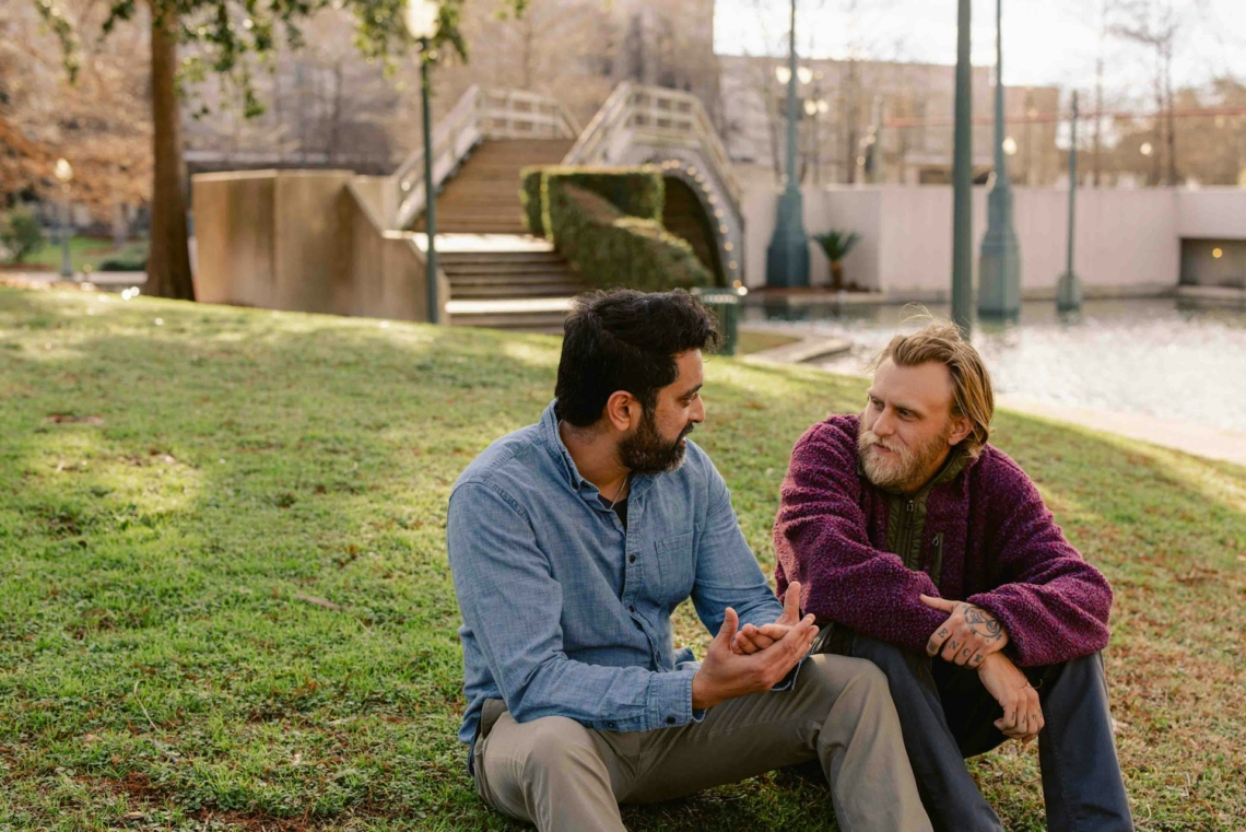 „Nem haverkodunk mióta megtudta melyik pártra szavaztam” – Miért szakadnak meg a gyerekkori barátságok férfiaknál?