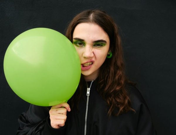 „A lányom úgy sminkel, mint egy vámpír” – Szülők, miről remélitek, hogy a gyerek majd kinövi?