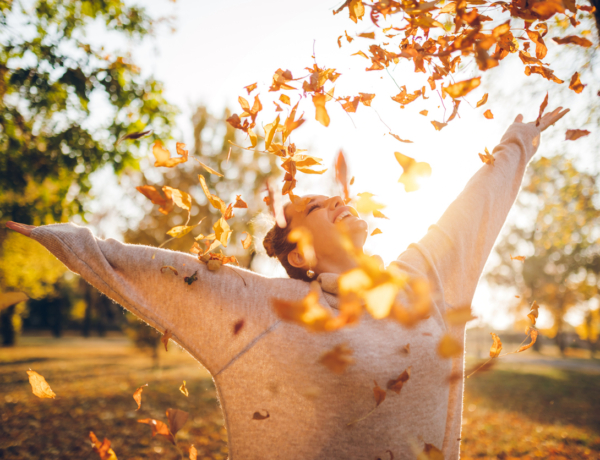 A pszichológus szerint ezért érzed boldogabbnak magad ősszel