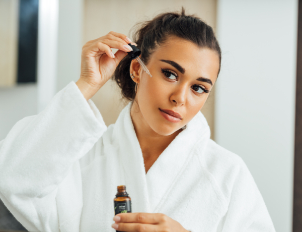 A 6 legjobb termék, ami halványítja az arcod barna foltjait – a szakértők szerint