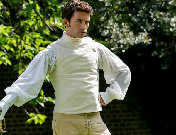 Így hódít Jonathan Bailey – A Bridgerton család sztárja, aki újraértelmezi a férfiasságot