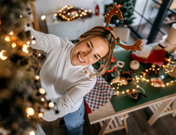 Idén minden díszt, és az összes béna karácsonyi dalt akarom!