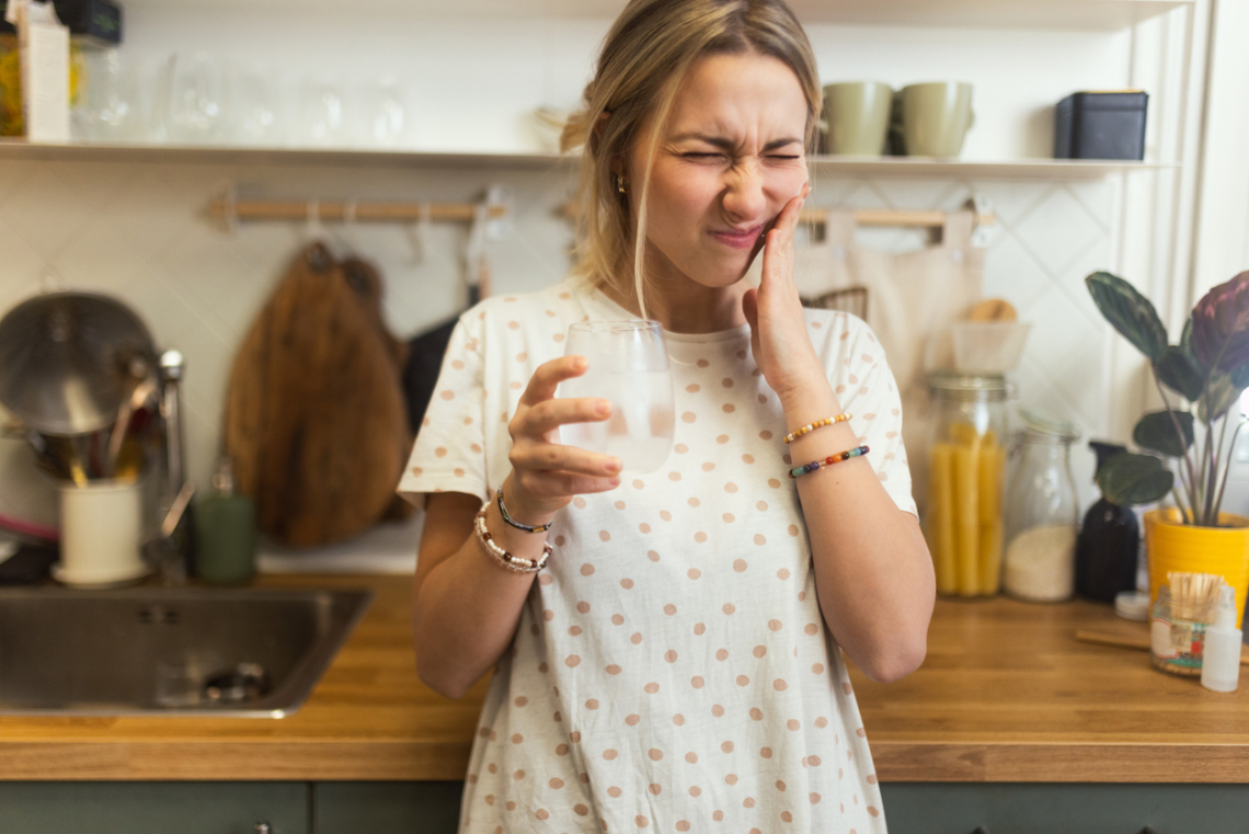 Elfojtott harag miatt is fájhat az állkapcsunk. Az állkapocs fájdalom lelki okai