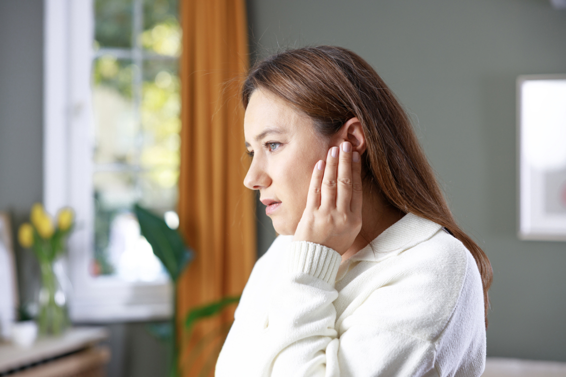 Az orvos figyelmeztet: ezt a meglepő fülpanaszt okozhatja a fogyás