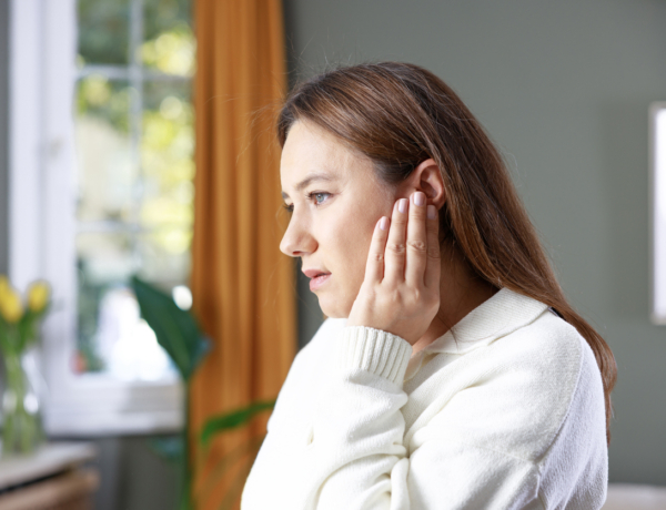 Az orvos figyelmeztet: ezt a meglepő fülpanaszt okozhatja a fogyás