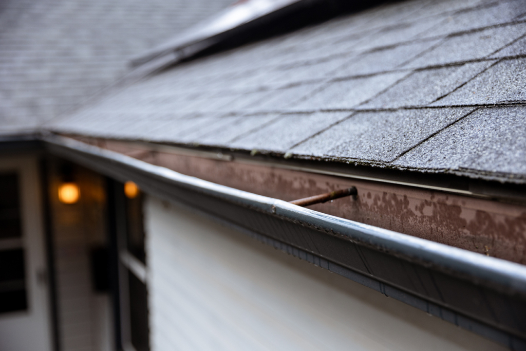 Ennyire gyakran kell kitisztítani az ereszcsatornát. Ezt mondják a szakértők