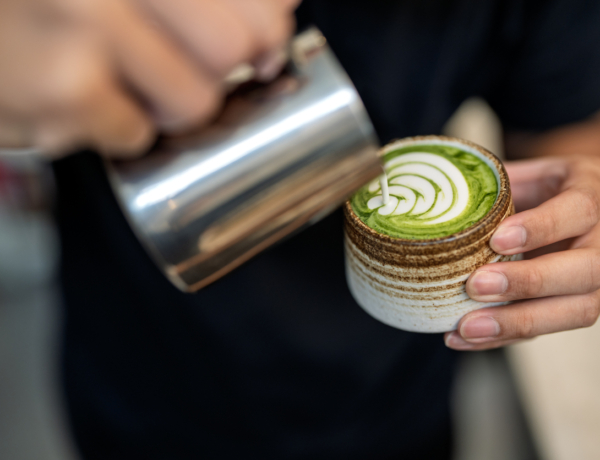 Tényleg hajhullást okoz a matcha tea? Ezt mondja a szakértő a TikTok-hírről