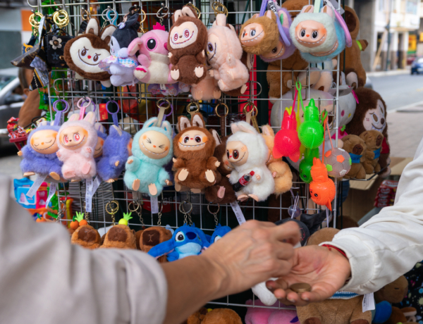 A Labubunak vége: új trendek a táskakiegészítők világában