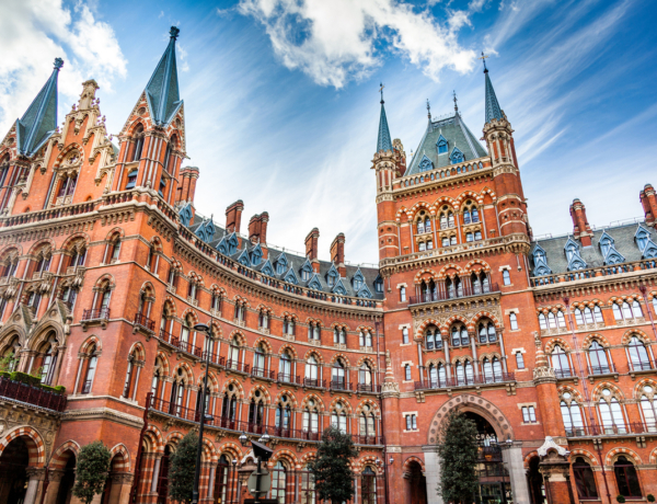 Vasútállomásból luxushotel? – 4 elképesztő átalakulás, amitől a lélegzeted is eláll