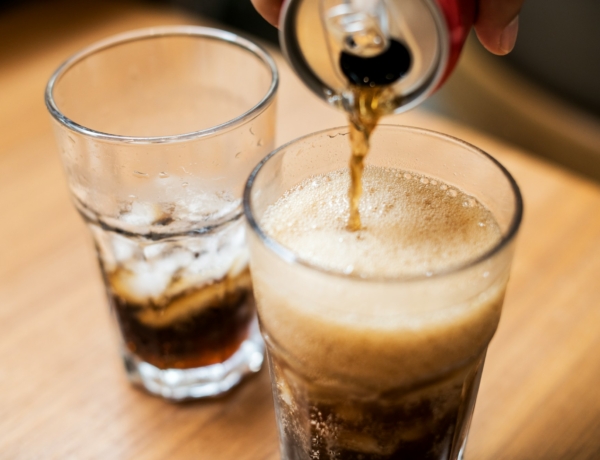 A light kóla tényleg olyan rossz, mint a cigizés? Ezt mondják a szakértők