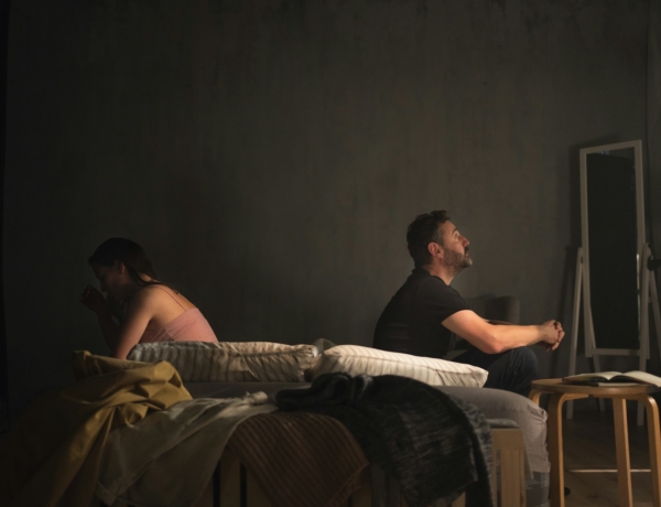 Az „üres asztal” teória: Miért csal meg a párod?