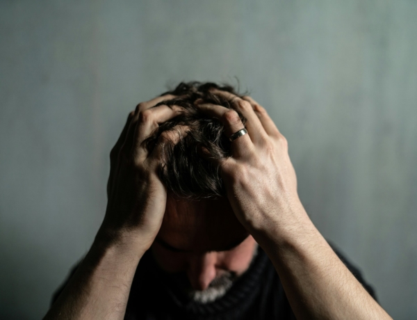 „Nemcsak a feleségem, a lányom is meggyűlölt” – Férfiak történetei a félrelépés váratlan következményeiről