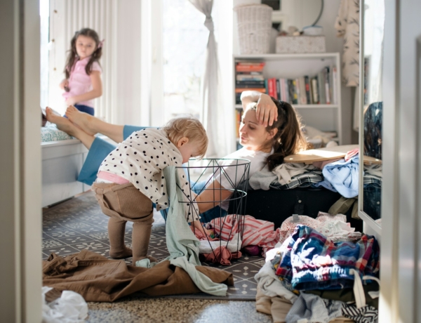 „Minek csinált gyereket, ha még autóra sincs pénze?” – Kisgyermekes nők őszinte vallomásai